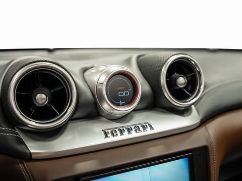 Used 2015 Ferrari California T image 47