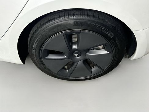 Used 2023 Tesla Model 3 Standard Range image 11