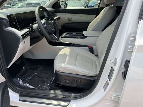 Used 2025 Hyundai Tucson Limited AWD/4WD image 17