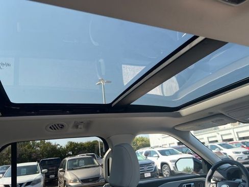 New 2025 Ford Explorer Platinum w/ Ultimate Package image 19