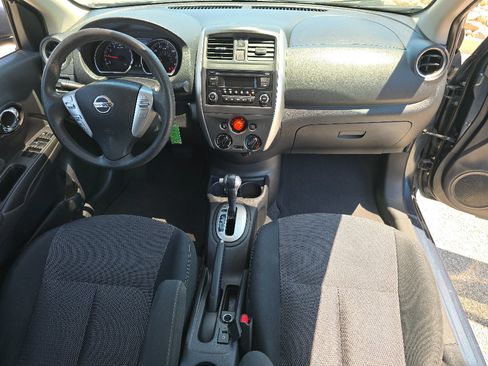 Used 2015 Nissan Versa SV FWD image 16