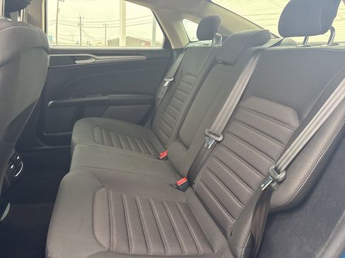 Used 2020 Ford Fusion SE FWD image 13