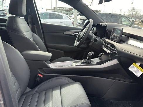 New 2025 Alfa Romeo Tonale w/ Premium Package image 19