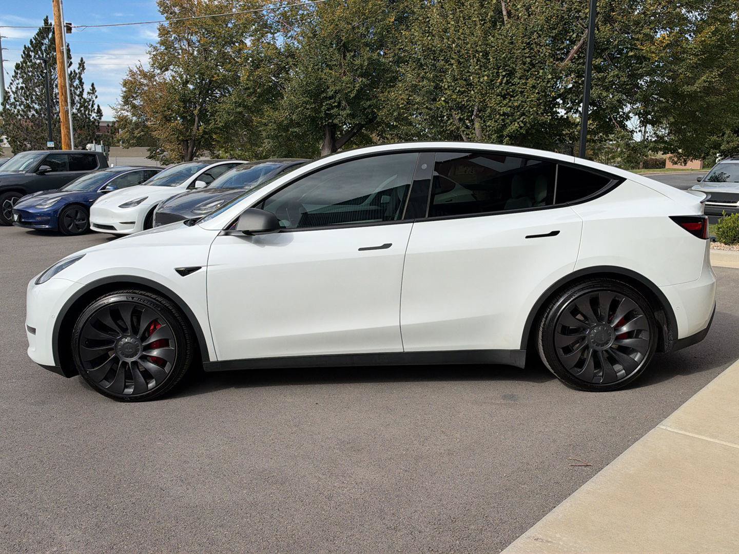 Used 2022 Tesla Model Y Performance AWD/4WD image 5