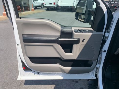 Used 2019 Ford F350 XL w/ Power Equipment Group image 9