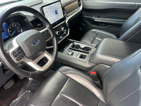 Used 2022 Ford Expedition XLT image 4