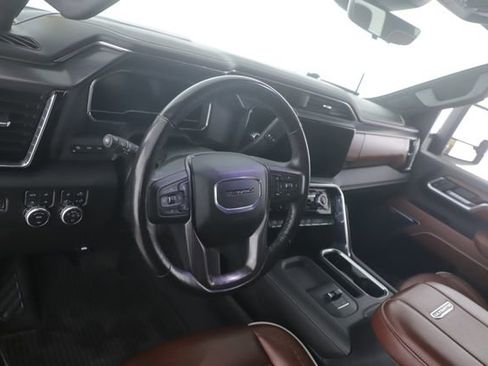 Used 2025 GMC Sierra 2500 Denali Ultimate AWD/4WD image 18