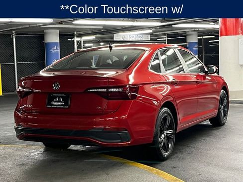 Used 2024 Volkswagen Jetta SE FWD image 6