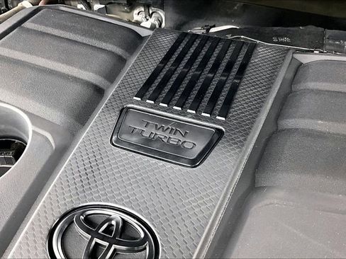 Used 2024 Toyota Tundra Platinum AWD/4WD image 35