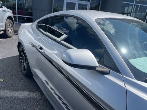 Used 2018 Ford Mustang Premium image 6