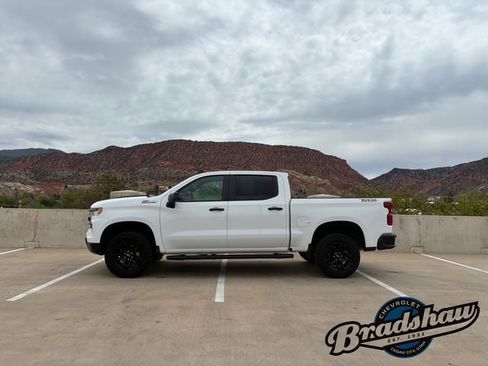 Used 2024 Chevrolet Silverado 1500 LT Trail Boss w/ Protection Package AWD/4WD image 4