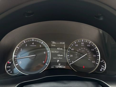 Used 2018 Lexus ES 350 w/ Luxury Package w/Wood Trim FWD image 10