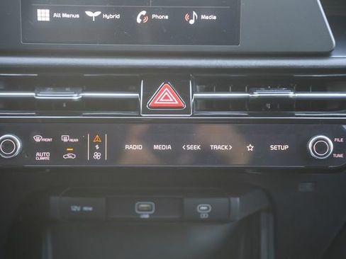New 2026 Kia Niro LX image 15