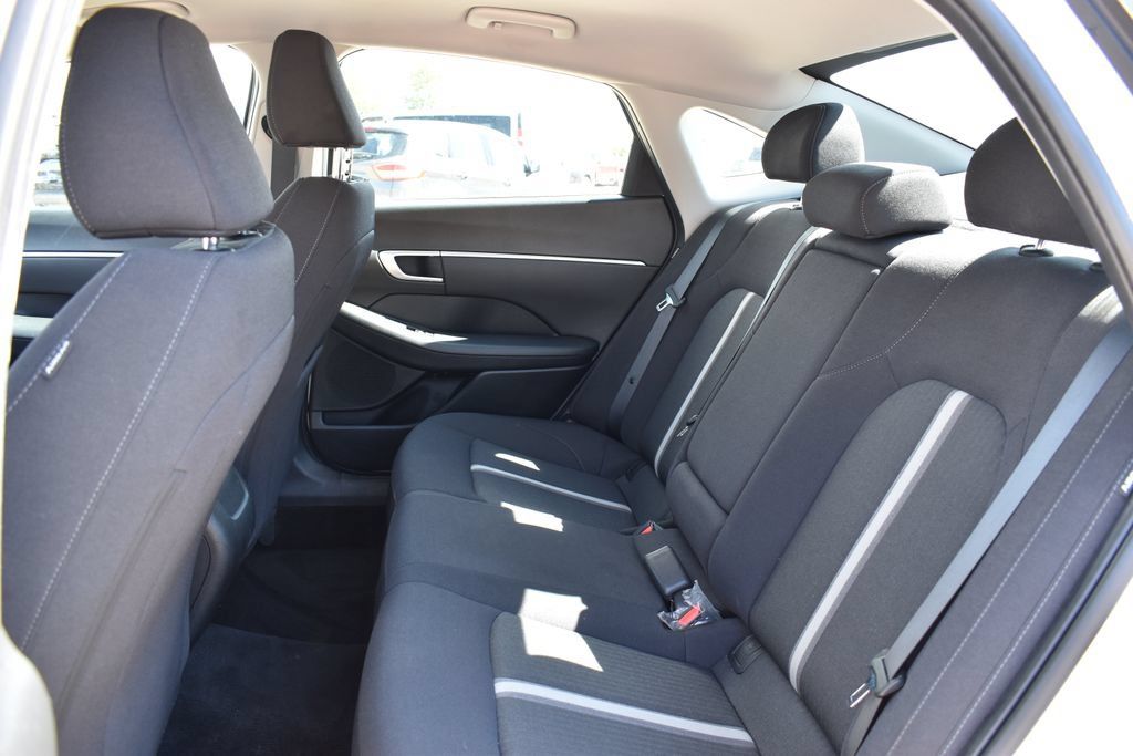 Used 2025 Hyundai Sonata SEL FWD image 6