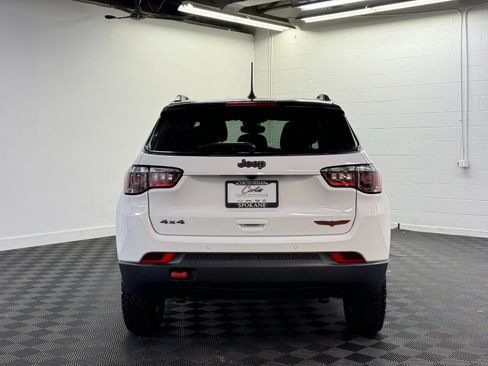 Used 2024 Jeep Compass Trailhawk w/ Trailhawk Convenience Group image 6