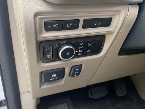 Used 2024 Ford F150 Platinum w/ Equipment Group 703A Plus AWD/4WD image 15