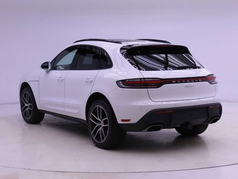 Used 2025 Porsche Macan image 3
