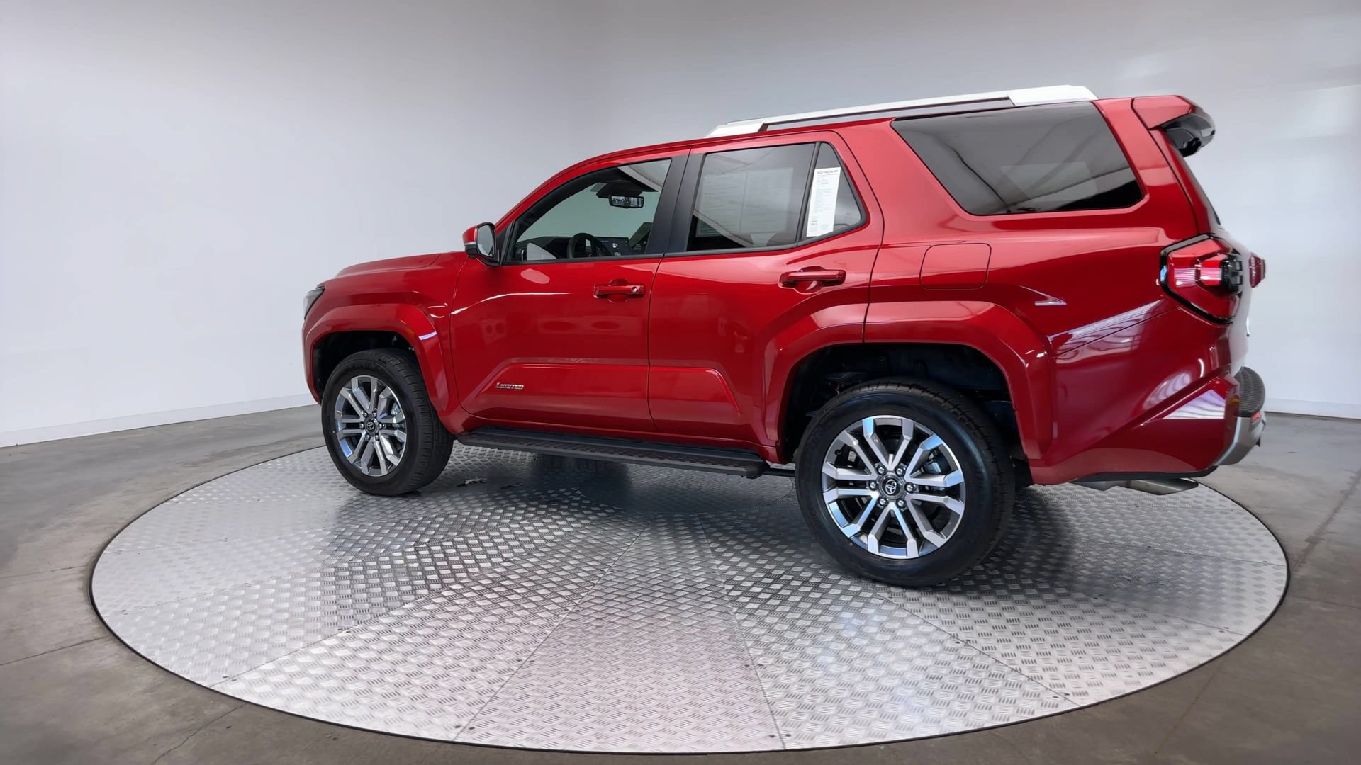 Used 2025 Toyota 4Runner Limited AWD/4WD image 6