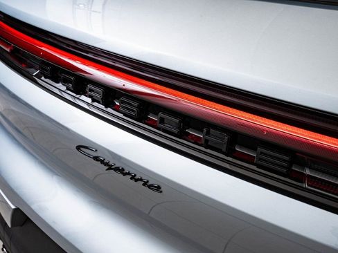 New 2026 Porsche Cayenne AWD/4WD image 19