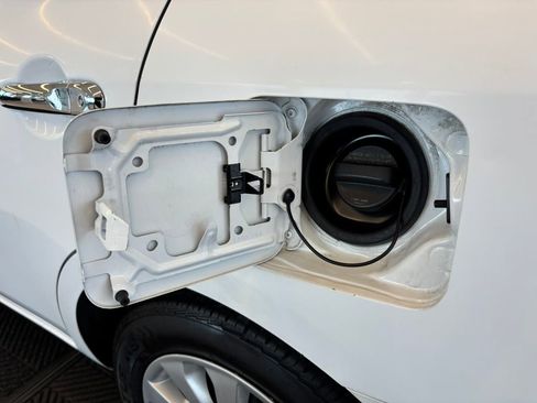Used 2019 Nissan Versa SV FWD image 30