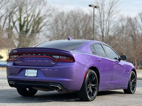 Used 2018 Dodge Charger R/T w/ Plus Group image 5