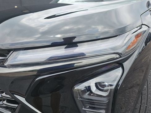 Certified 2024 Chevrolet Trax RS FWD image 35