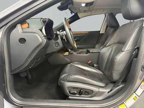 Used 2019 Lexus ES 350 Luxury w/ Accessory Package 2 image 12