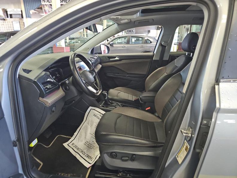 Used 2023 Volkswagen Taos SEL AWD/4WD image 10