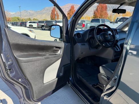 Used 2017 Chevrolet City Express LT w/ Technology Package image 12