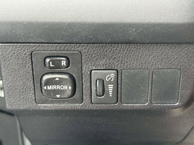 Used 2016 Toyota RAV4 LE AWD/4WD image 22