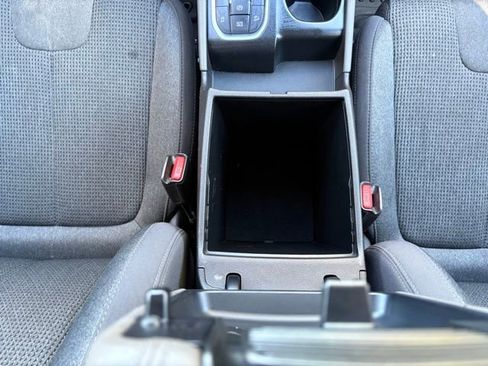 Used 2020 Hyundai Santa Fe SE image 20