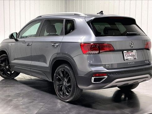 Used 2024 Volkswagen Taos SE image 12