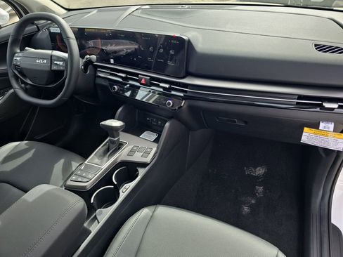 New 2026 Kia Sportage EX FWD image 12