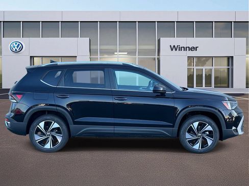 New 2026 Volkswagen Taos SE AWD/4WD image 6