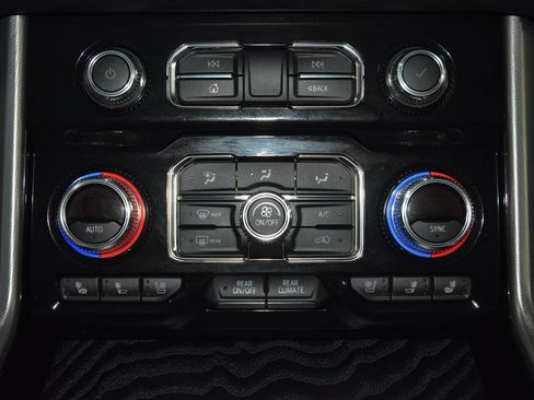 Used 2024 GMC Yukon XL Denali AWD/4WD image 35