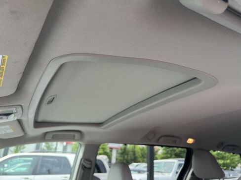Used 2018 Toyota Sienna XLE FWD image 20