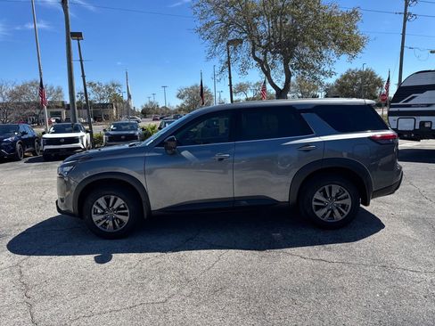 Certified 2024 Nissan Pathfinder S image 8