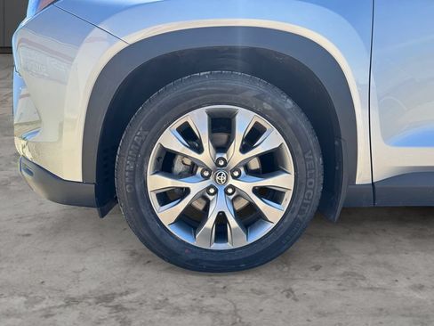 Certified 2024 Toyota Grand Highlander AWD image 9