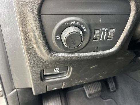 Used 2022 Jeep Grand Cherokee L Laredo AWD/4WD image 15