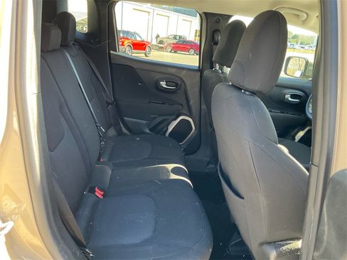 Used 2015 Jeep Renegade Latitude image 13