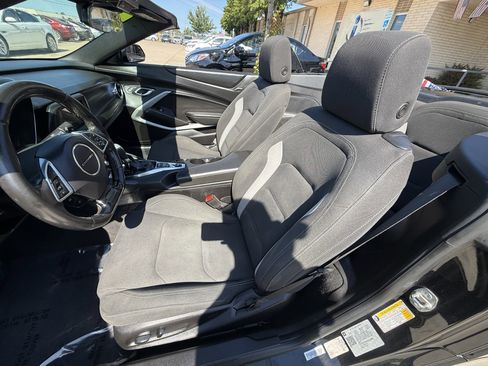 Used 2019 Chevrolet Camaro LT RWD image 9