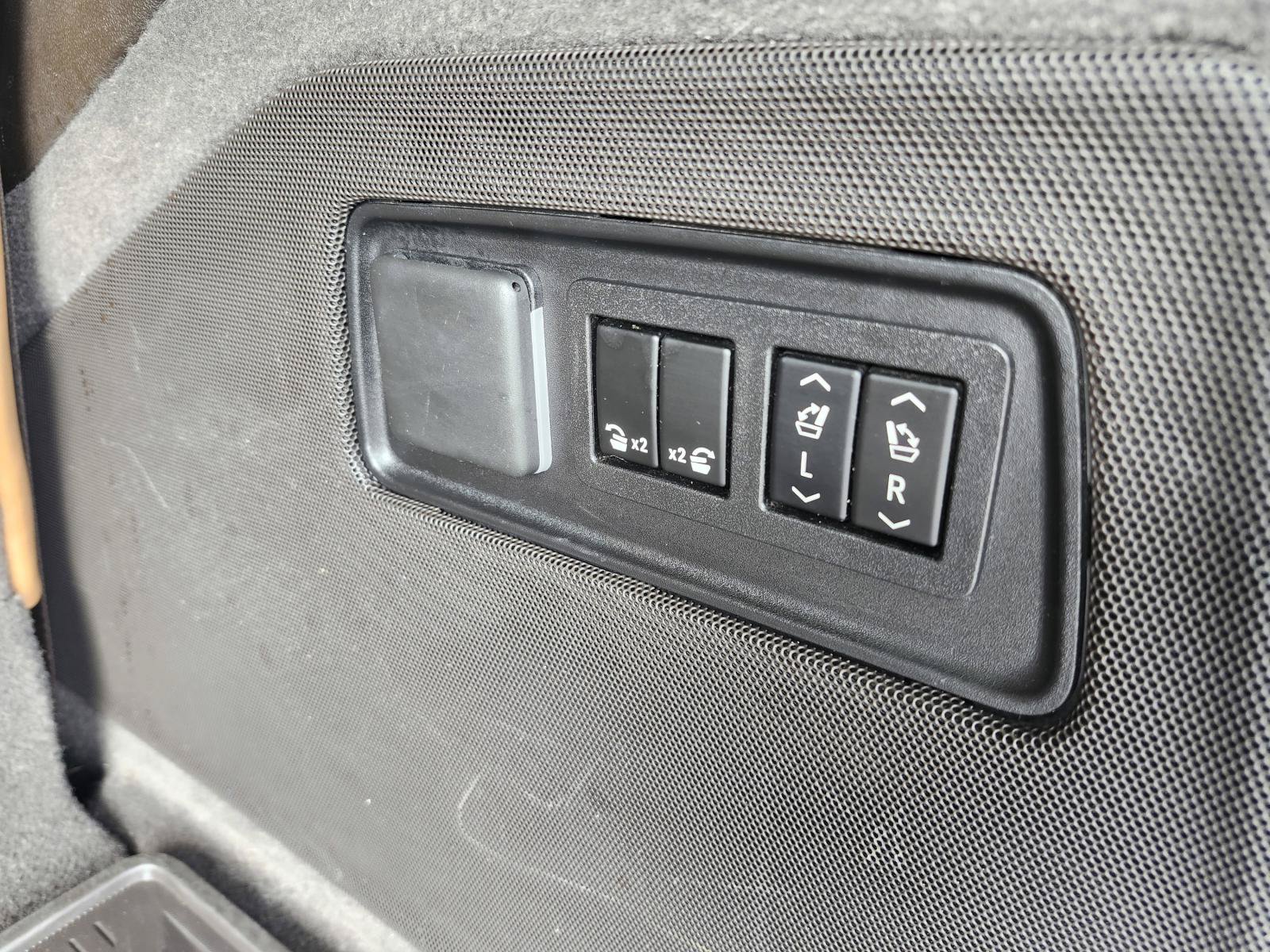 Used 2021 Cadillac Escalade Sport w/ Driver Assist Tech Package AWD/4WD image 35