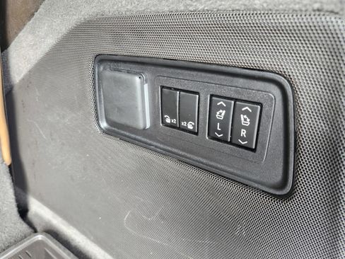 Used 2021 Cadillac Escalade Sport w/ Driver Assist Tech Package AWD/4WD image 35