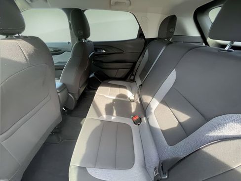 Used 2025 Chevrolet TrailBlazer LT AWD/4WD image 23