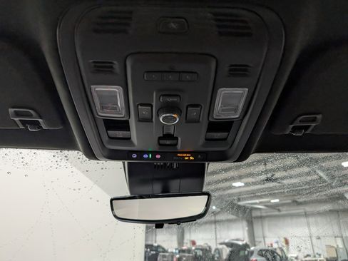 Used 2023 GMC Yukon XL Denali w/ Advanced Technology Package image 29