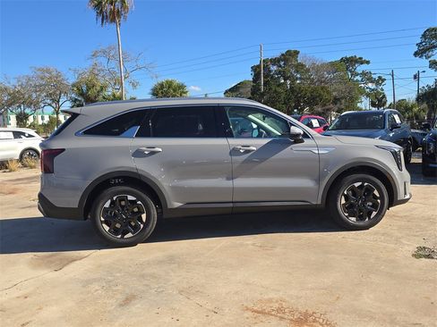 New 2026 Kia Sorento S image 9