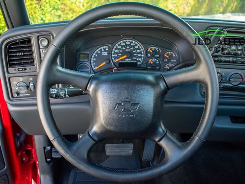 Used 2000 Chevrolet Silverado 1500 LS w/ Off-Road Chassis Pkg AWD/4WD image 11