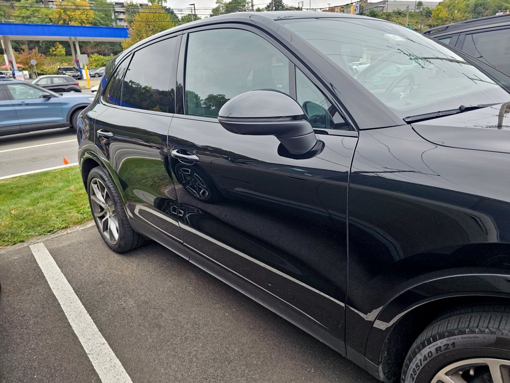 Used 2019 Porsche Cayenne S AWD/4WD image 3