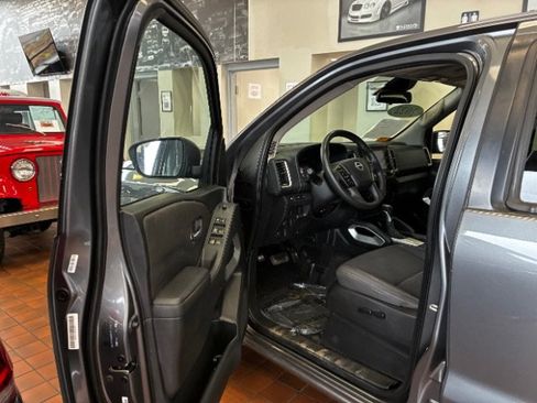 Used 2022 Nissan Frontier SV RWD image 14