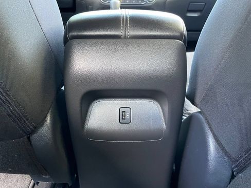 Used 2025 Nissan Sentra SV FWD image 30